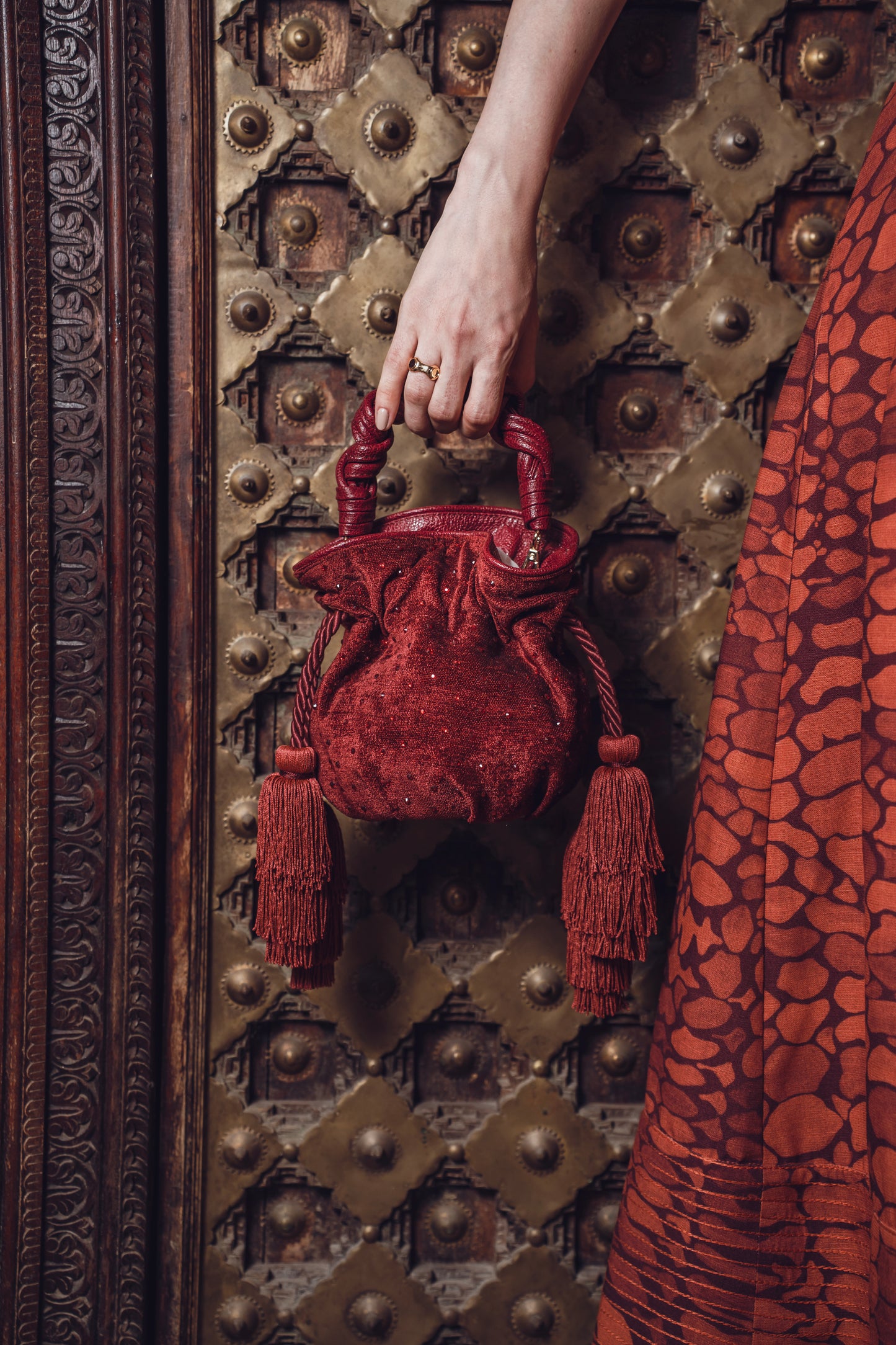 BOUCHER BUCKET BAG AMEERA
