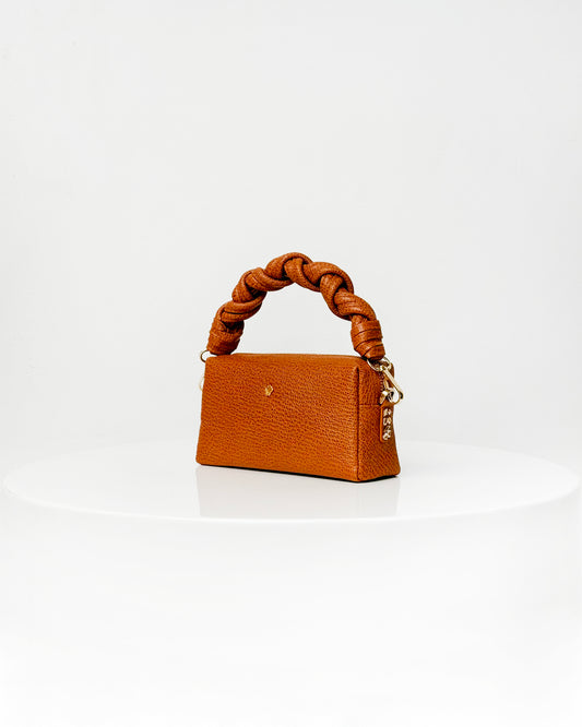 COSMO RÁVENA AVELLANA