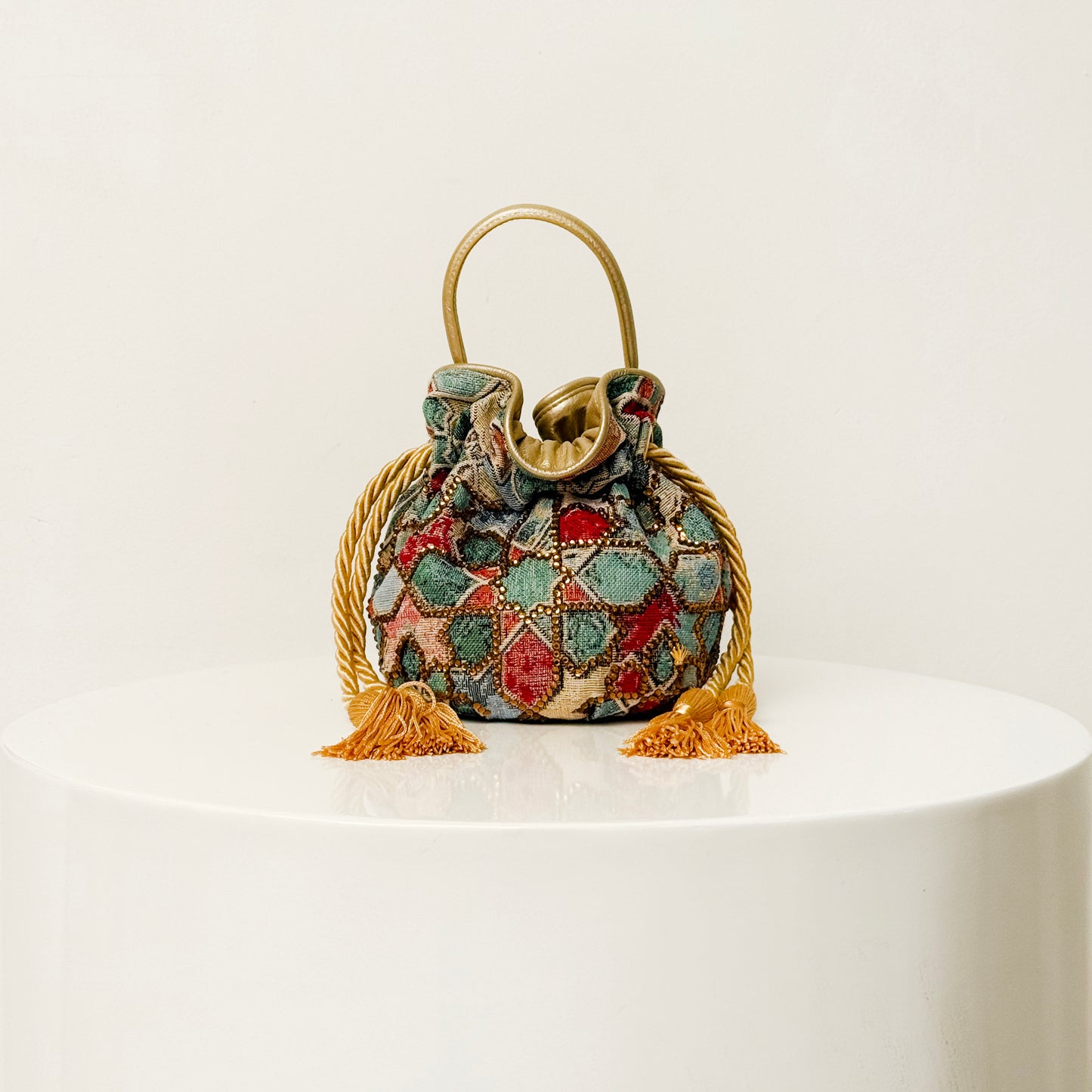 BOUCHER BUCKET BAG ZAIDIN