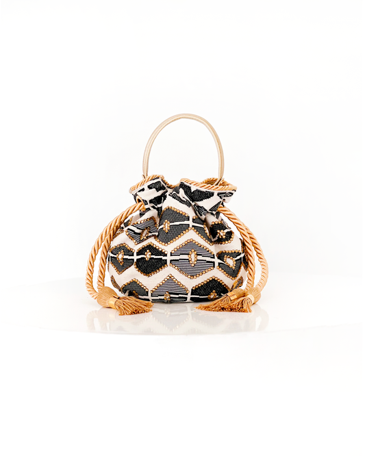 BOUCHER BUCKET BAG - NEGRO FONDO BLANCO