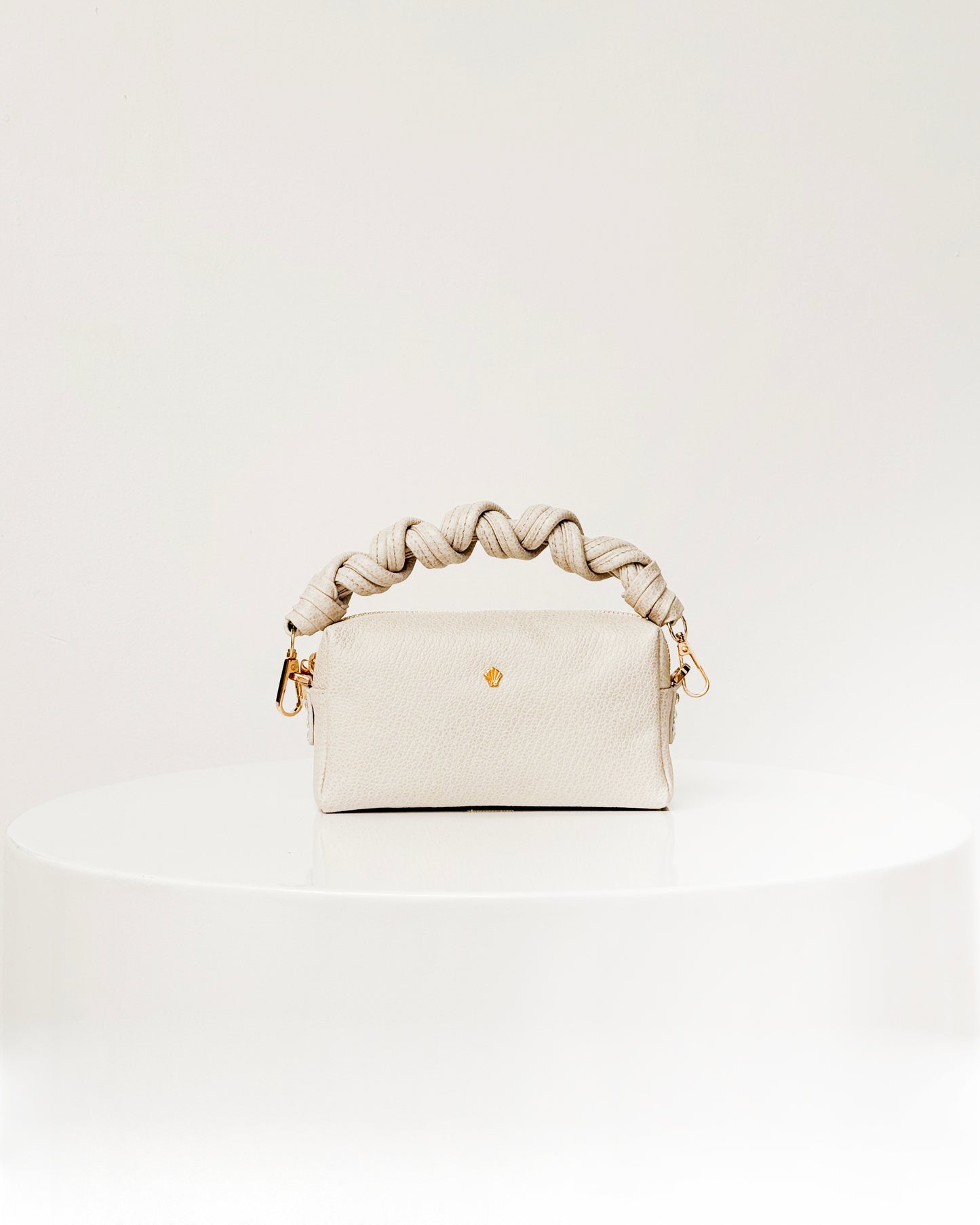 COSMO RÁVENA MARFIL