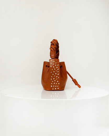 BUCKET IRIS RÁVENA AVELLANA