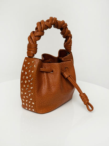 BUCKET IRIS RÁVENA AVELLANA