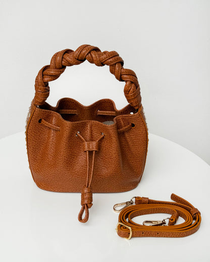 BUCKET IRIS RÁVENA AVELLANA