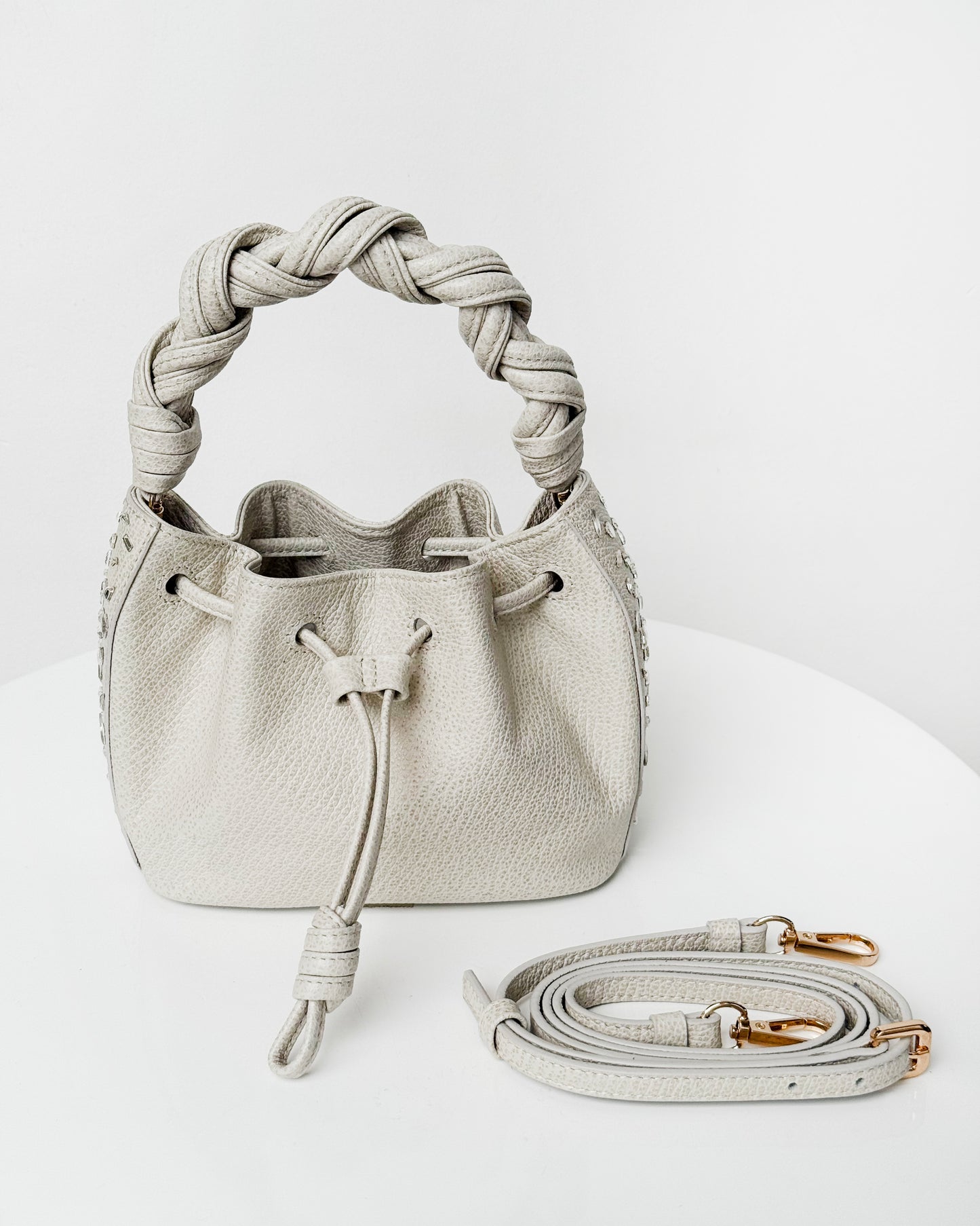 BUCKET IRIS RÁVENA MARFIL