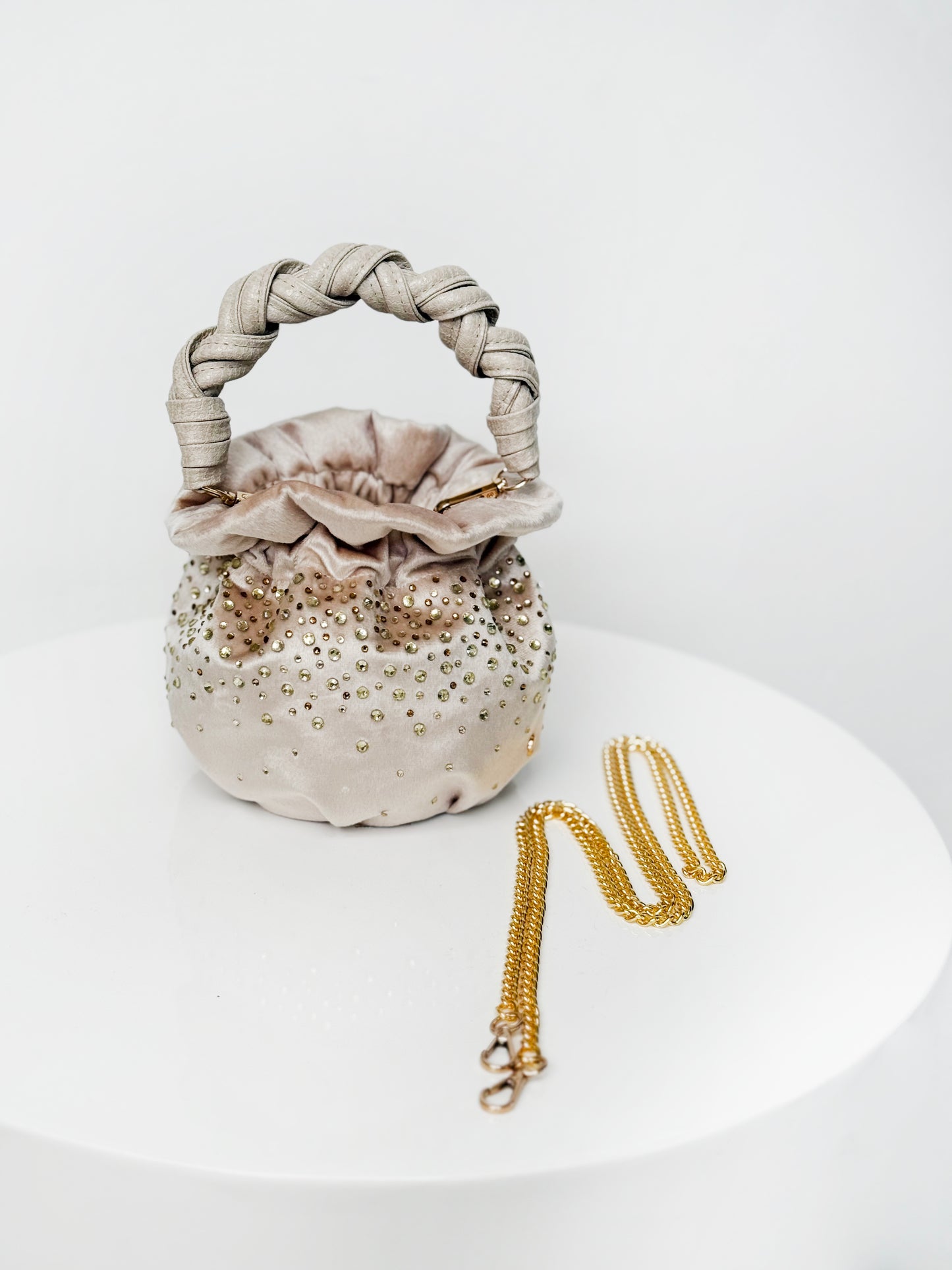 LOANA – RÁVENA MARFIL