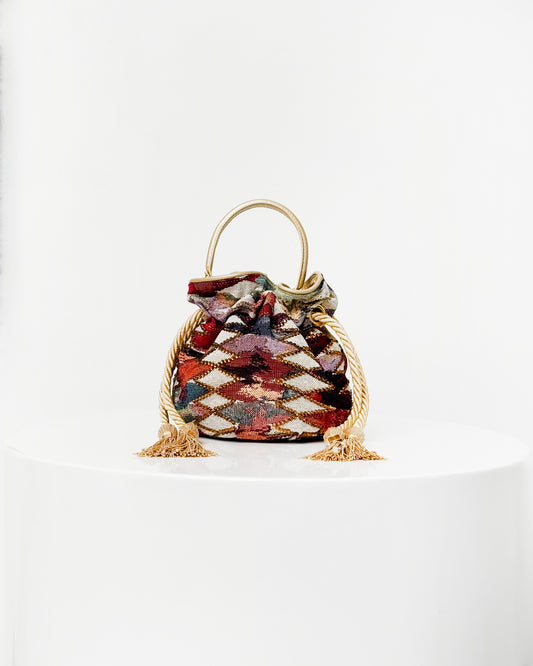 BOUCHER BUCKET BAG - ROMBOS HORIZONTALES
