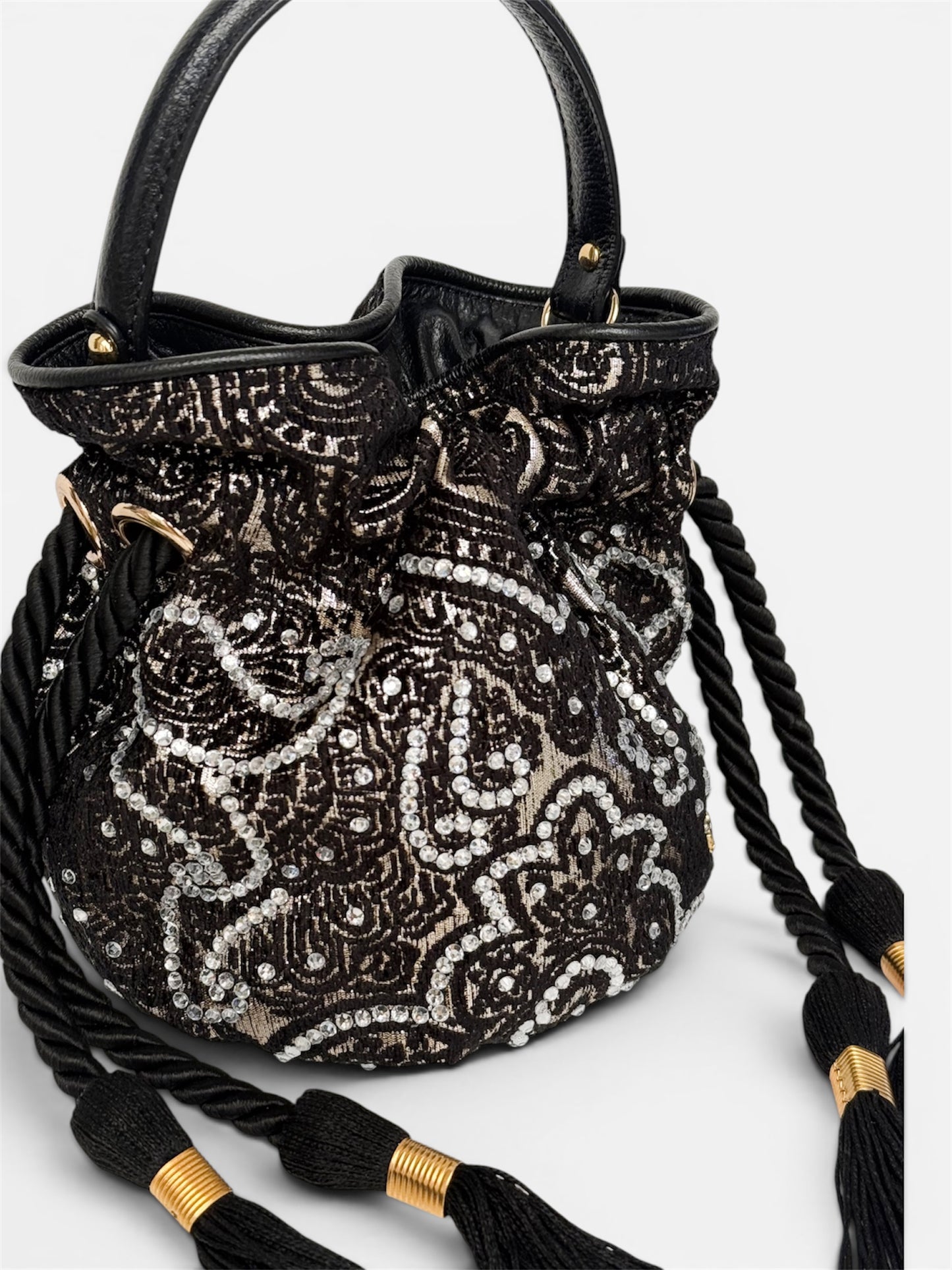 BOUCHER BUCKET BAG NEGRO PLATA
