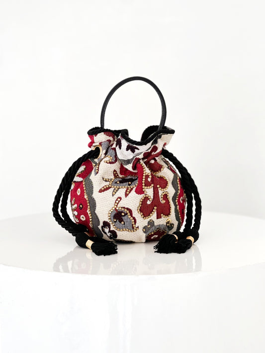 BOUCHER BUCKET BAG - CUERO NEGRO